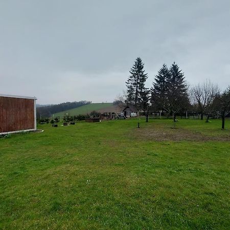 Вілла Dum Nedaleko Resovskych Vodopadu Tvrdkov Екстер'єр фото
